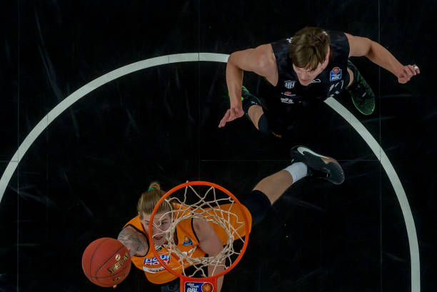 伦纳德关系 伦纳德关系