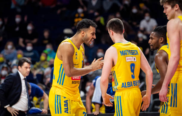 为中国队提 为中国队提